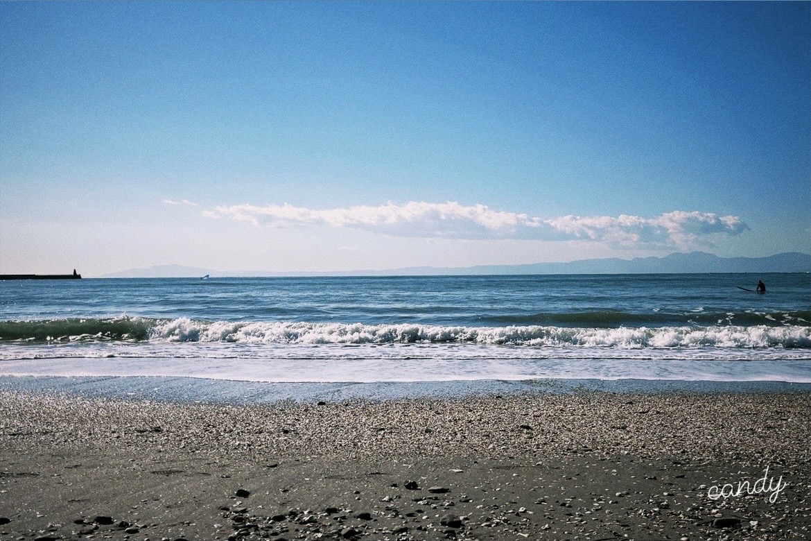 逗子海岸澄んだ海の写真